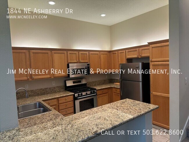 Building Photo - 1844 NE Ashberry Dr