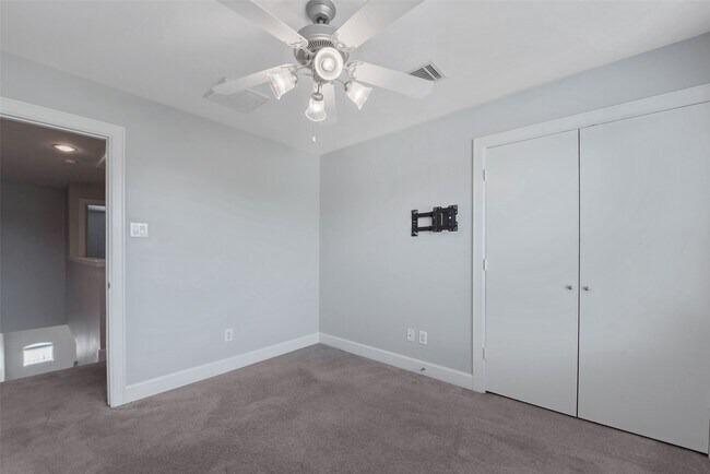 Building Photo - 7650 Springhill St