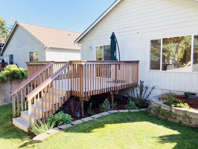 Building Photo - 2436 Boulevard Heights Loop SE
