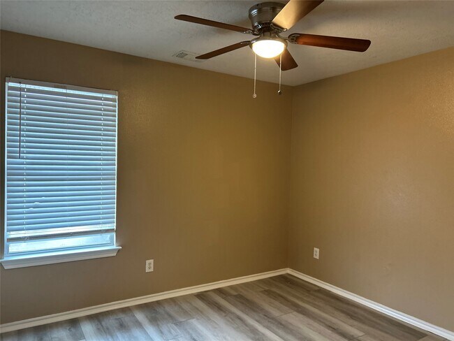 Building Photo - 14430 Fairbuff Ln