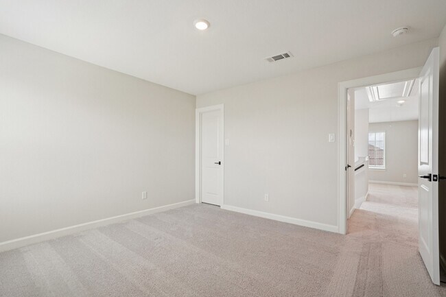 Building Photo - 1006 Whispering Winds Dr
