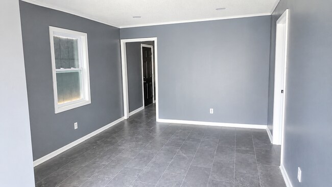 Building Photo - 2137 Lowell Ave