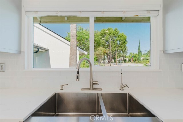 Building Photo - 11072 Chimineas Ave