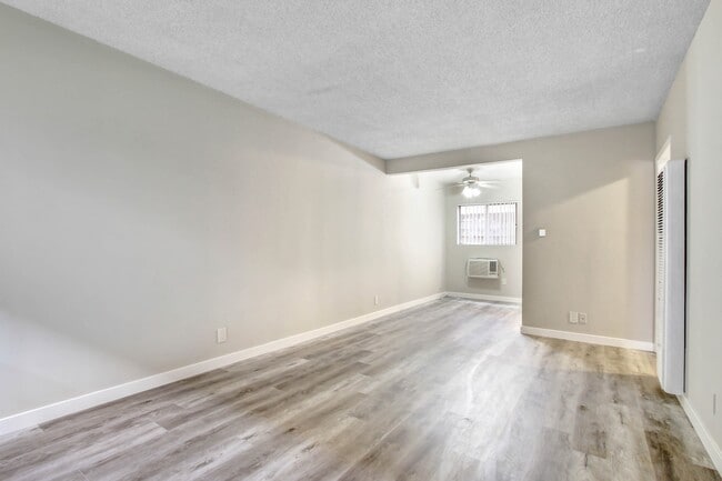 Building Photo - 4733 Orion Ave