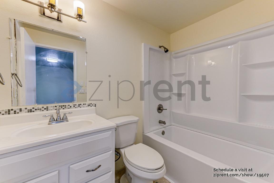 Building Photo - 13543 SW 64th Ave