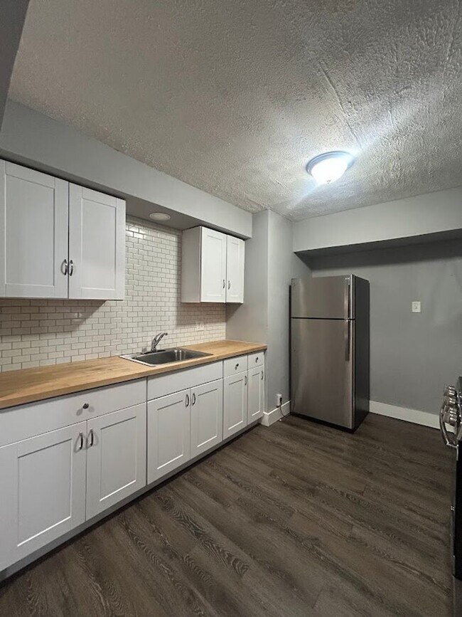 Building Photo - 45 S Miami Ave