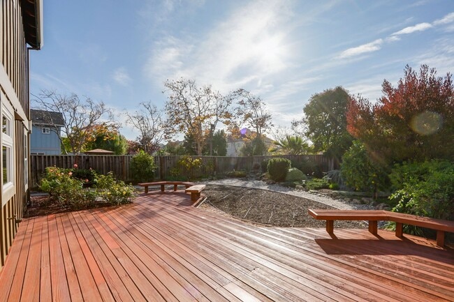 Building Photo - 3 Bed / 3 Bath single family home with huge backyard in Foster City. YouTube tour!!