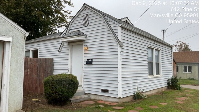 Building Photo - 1032