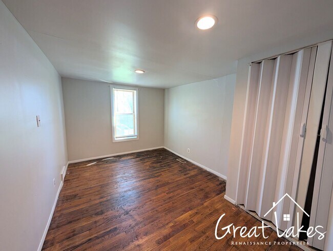 Building Photo - 5667 Anthon St