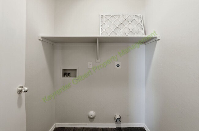 Building Photo - Beautiful Gilbert Home on a Corner Lot in Prime Location – Modern Comfort & Functional Living!