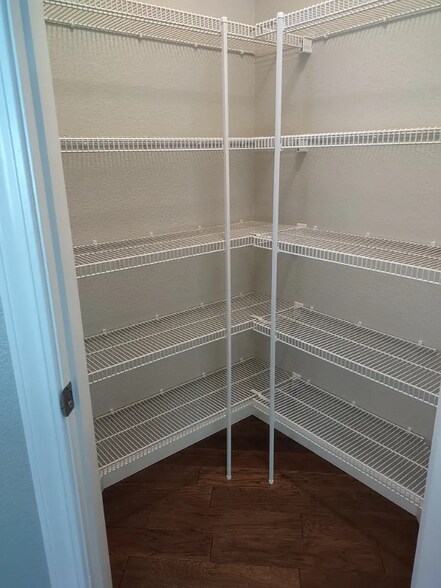 Building Photo - 5069 Wilmont Ct