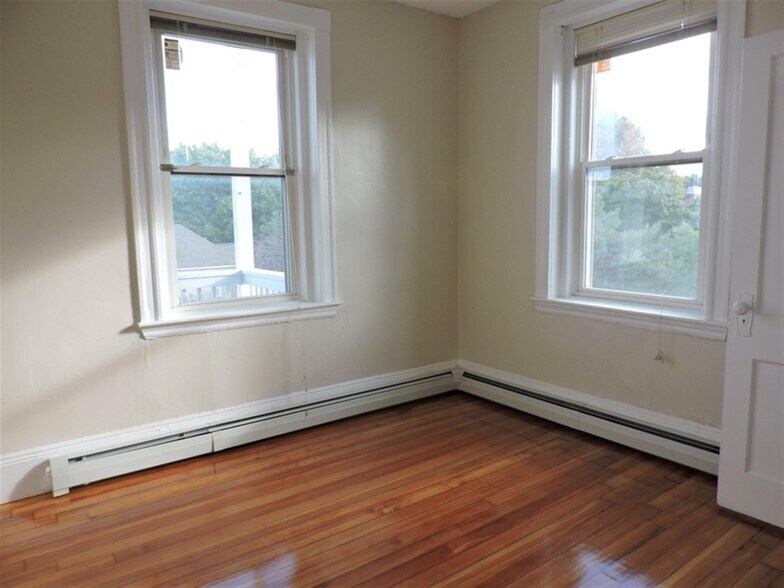 Building Photo - 280 Brookline St
