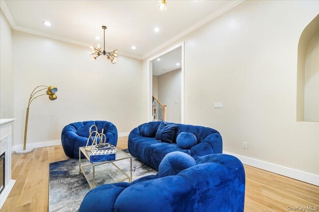 Building Photo - 260 W Main St