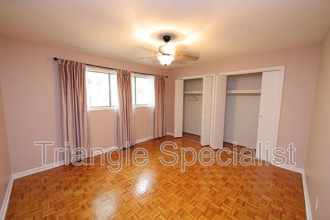 Building Photo - 3719 Jamestown Cir