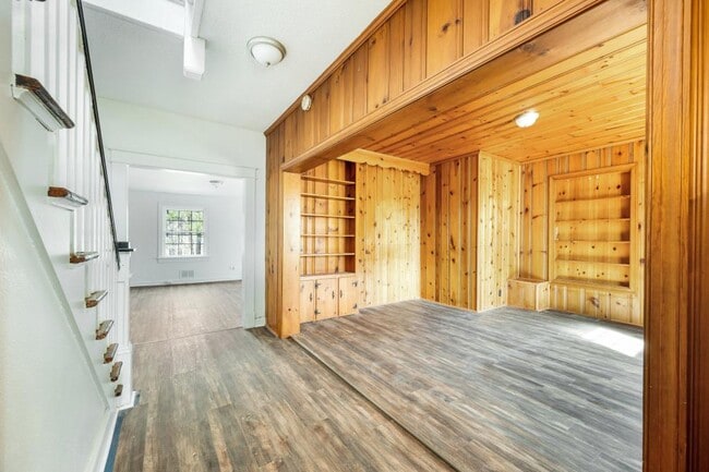 Building Photo - 228 Newcomb Dr