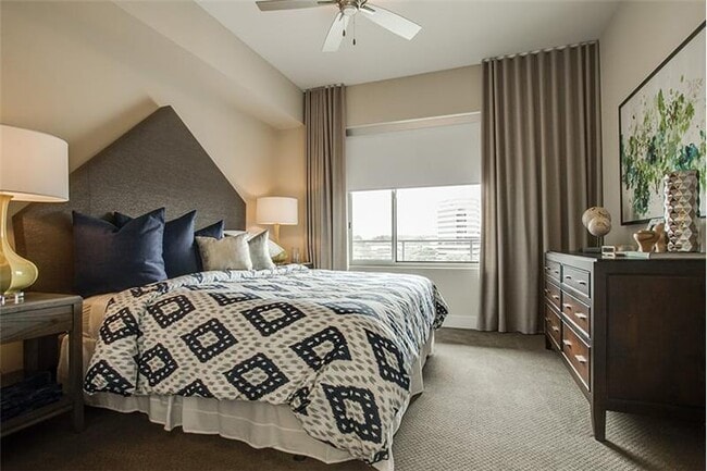 Building Photo - 216 Barton Springs Rd