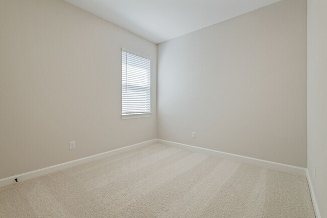 Building Photo - 1027 Rosewood Trl