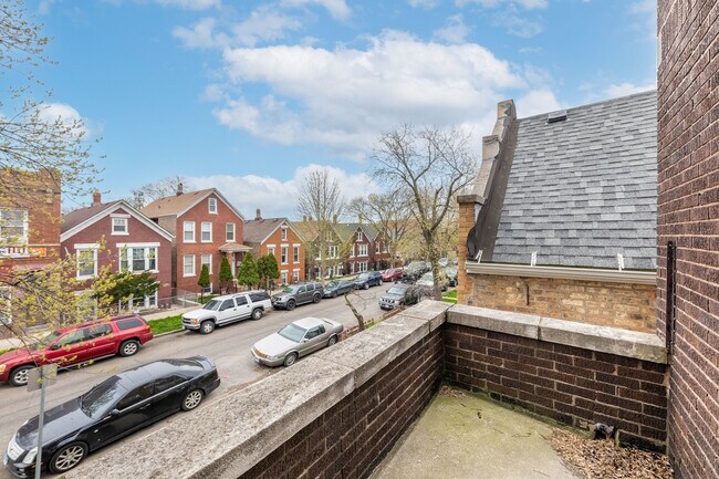 Building Photo - 3000 S Homan Ave