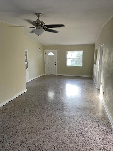 Building Photo - 2118 Lake Christie Dr