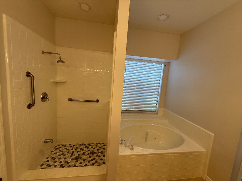 Building Photo - 2355 Abalone Blvd