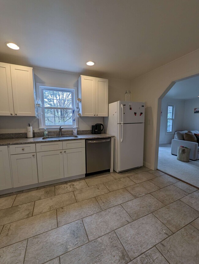 Building Photo - 1805 Bennett St