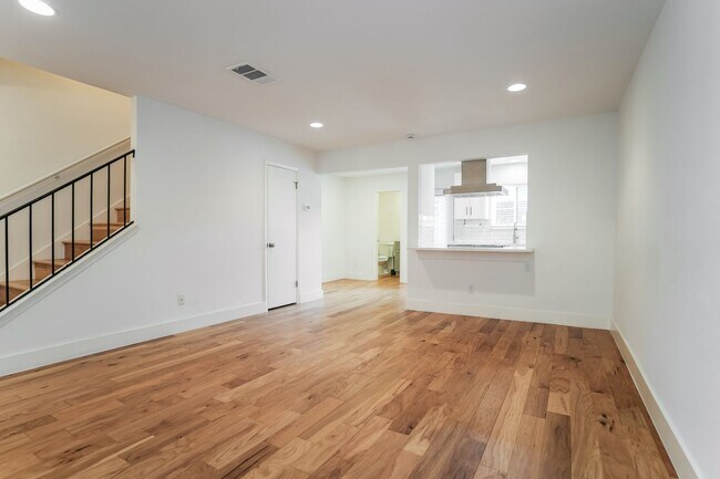 Building Photo - Beautiful 2 bedroom, 2 bathroom condo in Galindo!!!