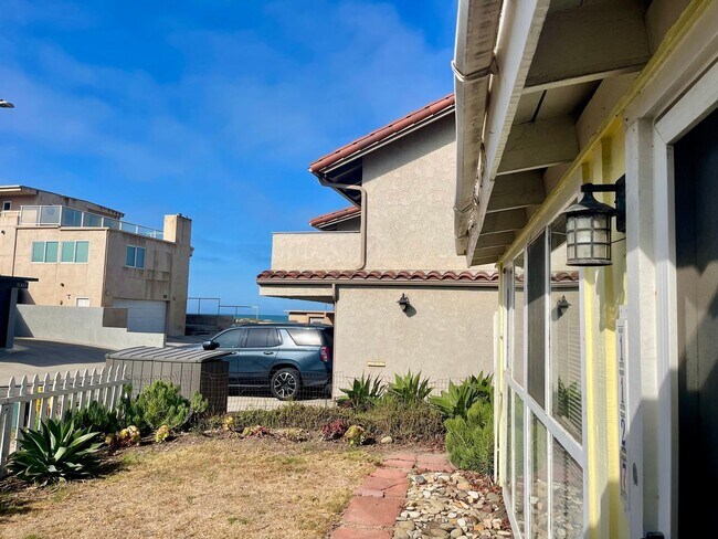 Building Photo - Classic Pierpont Beach House | 10-Month Lease | Just Steps to the Sand