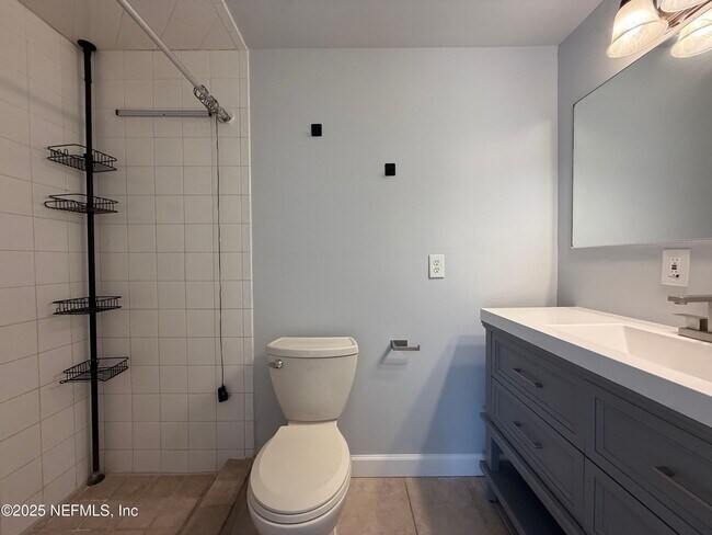 Building Photo - 1909 Layton Rd