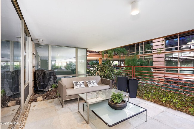 Building Photo - 7117 E Rancho Vista Dr