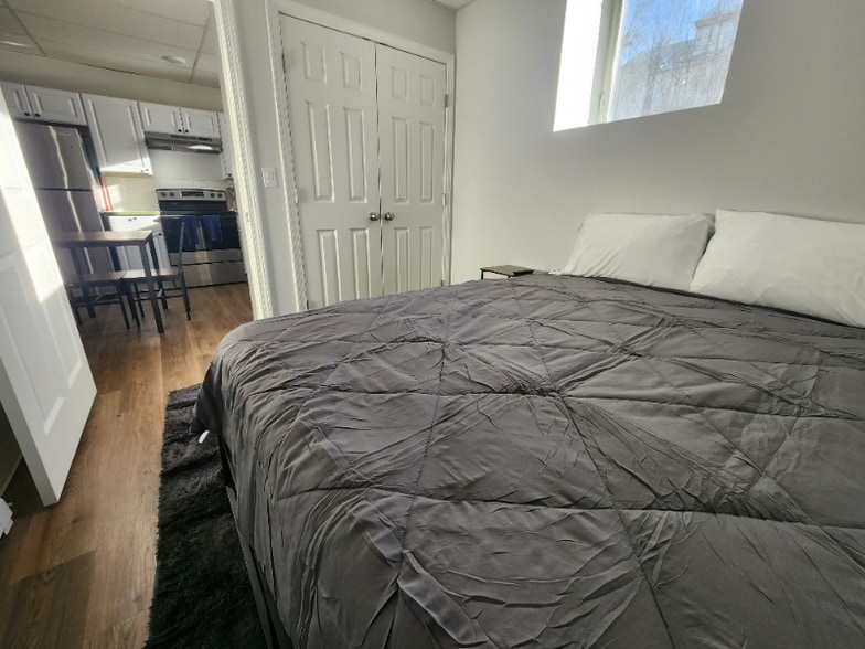 Building Photo - 151 S Main St