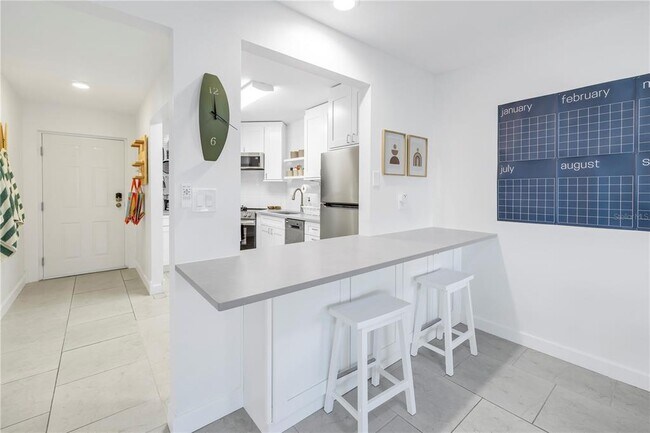 Building Photo - 1515 Pinellas Bayway S