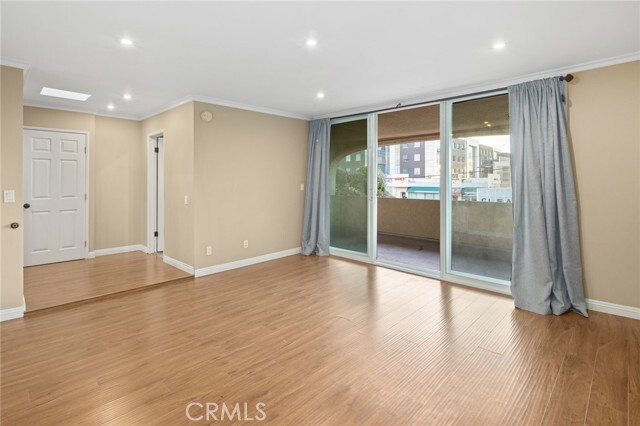 Building Photo - 5242 Lindley Ave