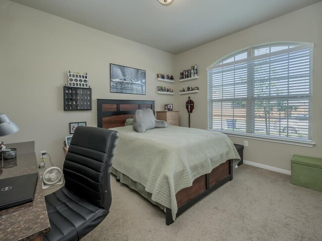 Building Photo - 2508 Merton Dr