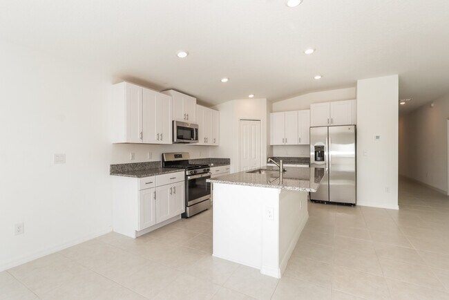 Building Photo - 4019 84th Ct E
