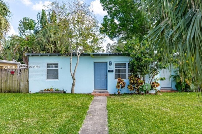 Building Photo - 1716 SW 12th Ct