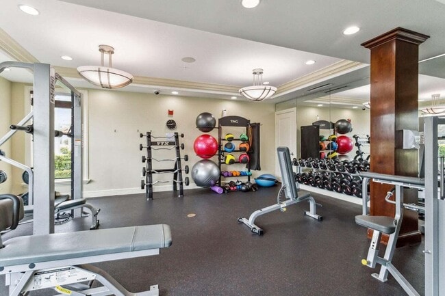 Building Photo - 806 E Windward Way