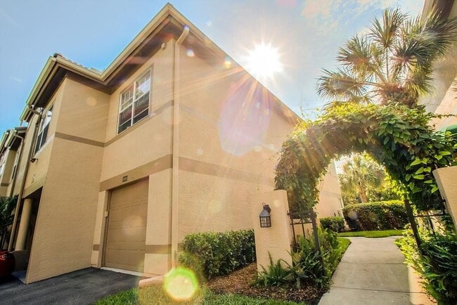 Building Photo - 1001 Normandy Trace Rd