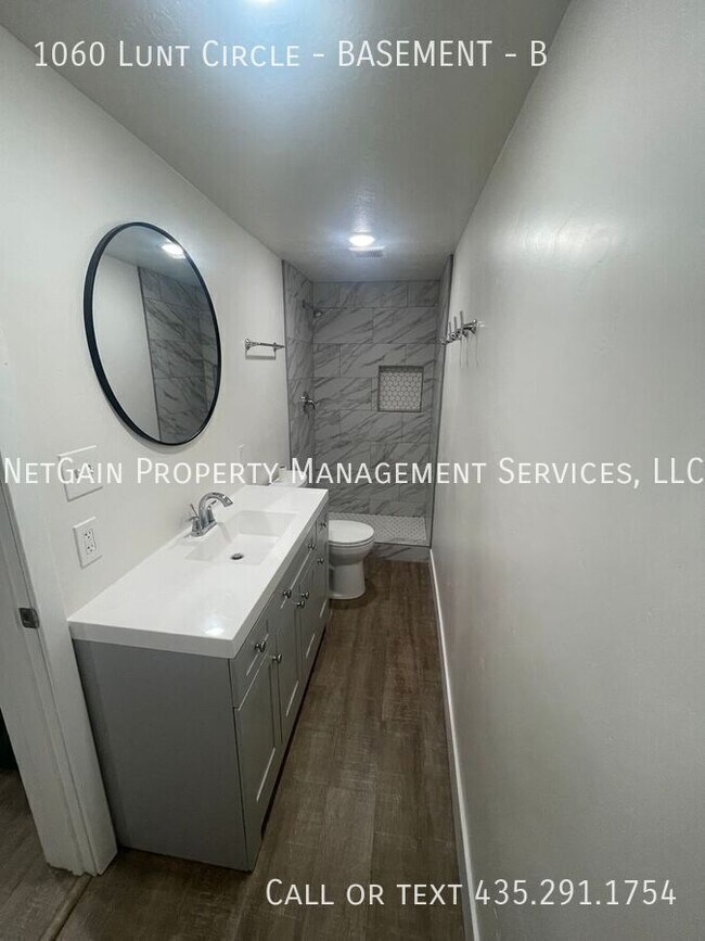 Building Photo - 1060 Lunt Cir