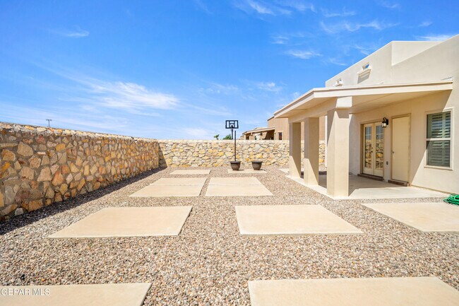 Building Photo - 14116 Rainbow Point Dr