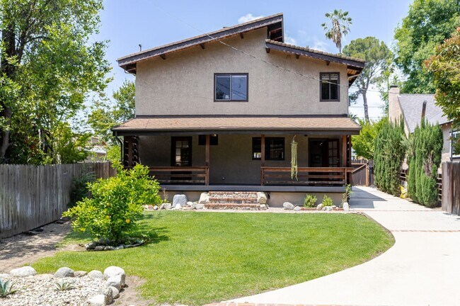 Building Photo - A Hidden Gem in Pasadena’s East End