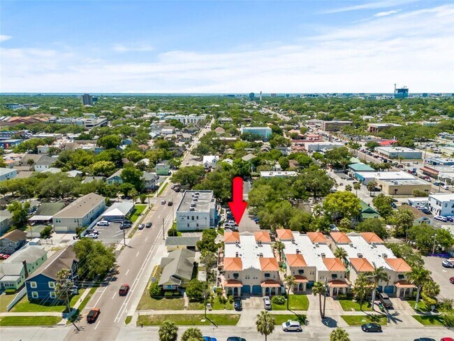 Building Photo - 113 S Melville Ave