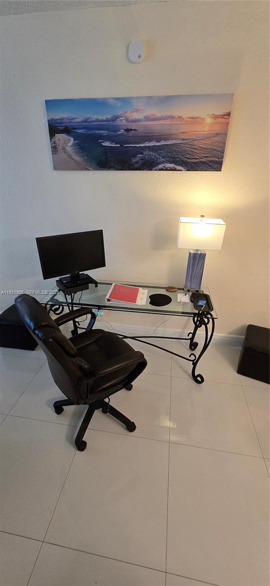 Building Photo - 4001 S Ocean Dr