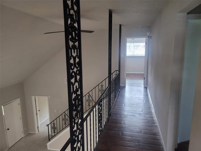 Building Photo - 10601 Sagewind Dr