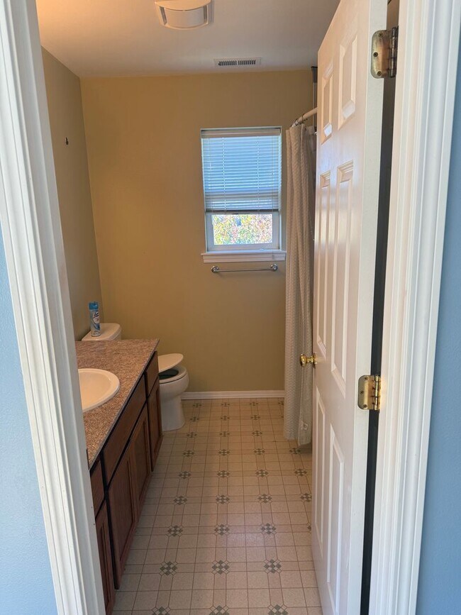 Building Photo - Mount Vernon 3 bedroom with large bonus room