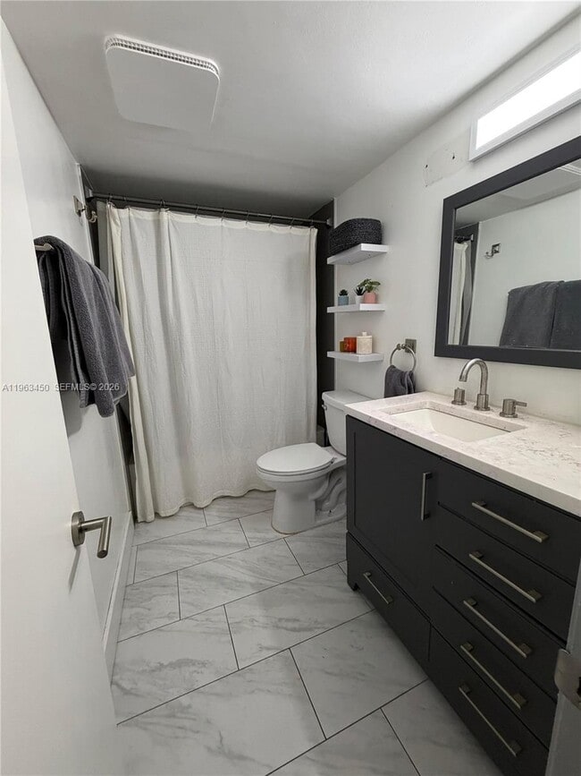 Building Photo - 301 SE 3rd St