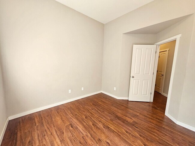 Building Photo - Gorgeous 4 Bedroom on Kiley Ranch