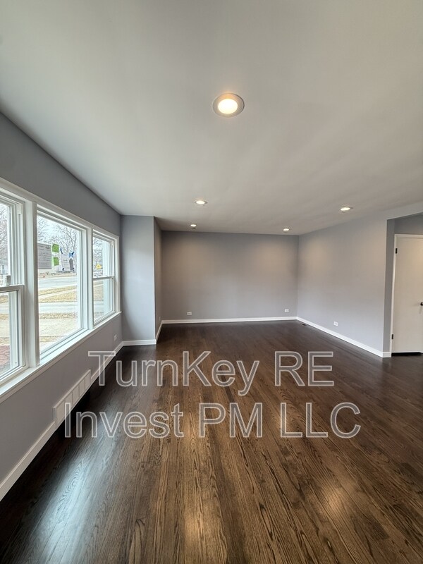 Building Photo - 18227 Center Ave