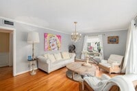 Building Photo - 2522 Wordsworth St