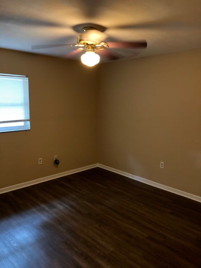 Building Photo - Great Family Home