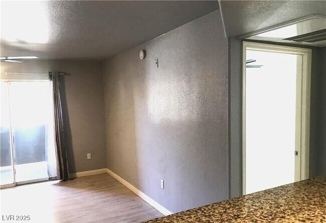 Building Photo - 555 E Silverado Ranch Blvd